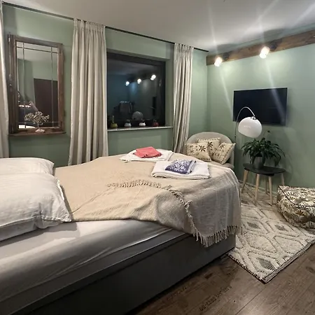 Near Frankfurt +32 Pinball, Arcade, Billiard,dart 公寓